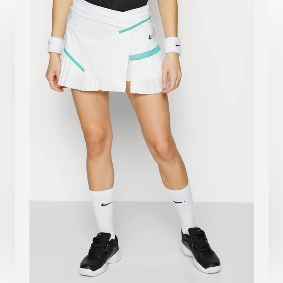 Nike Women's Melbourne Tennis/Pickleball Skirt - Picture 2 of 4